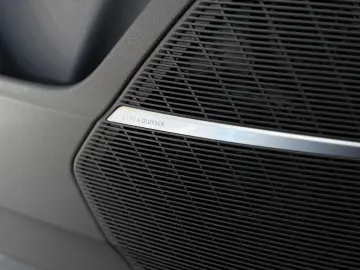 AUDI SQ8 4.0 TFSI qu. Head-Up B&O StHzg Massage 23