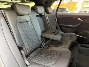 AUDI SQ8 4.0 TFSI qu. Head-Up B&O StHzg Massage 23