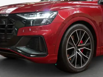 AUDI SQ8 TFSI AHK Air Nacht Stand B&O Pano Matrix HuD