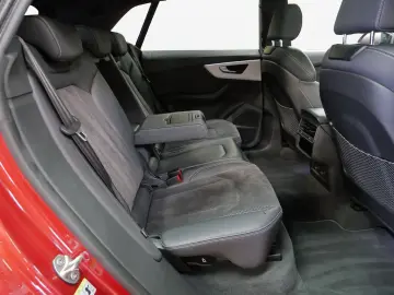 AUDI SQ8 TFSI AHK Air Nacht Stand B&O Pano Matrix HuD