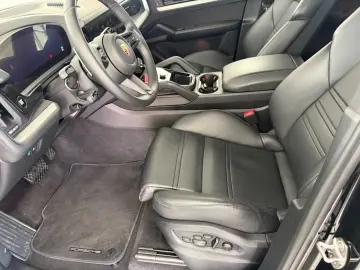 PORSCHE Cayenne  -Head Up- Panorama- ACC - AHK