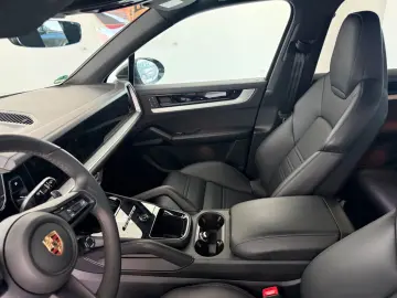 PORSCHE Cayenne  -Head Up- Panorama- ACC - AHK
