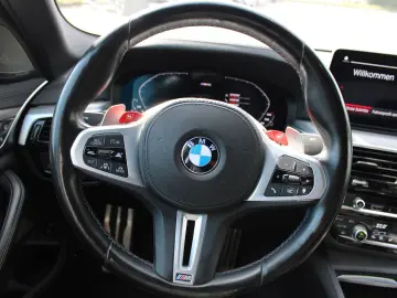 BMW M5 Limousine AHK  M Drivers P. Head-Up DAB