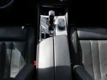 BMW M5 Limousine AHK  M Drivers P. Head-Up DAB