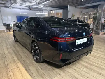 BMW i5 Limousine M60 xDrive PANO HEAD-UP 360 KAMERA