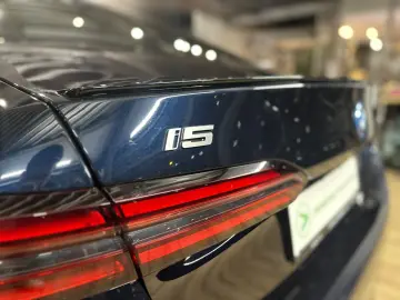 BMW i5 Limousine M60 xDrive PANO HEAD-UP 360 KAMERA