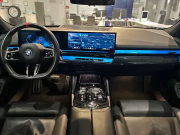 BMW i5 Limousine M60 xDrive PANO HEAD-UP 360 KAMERA