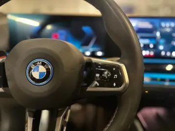 BMW i5 Limousine M60 xDrive PANO HEAD-UP 360 KAMERA