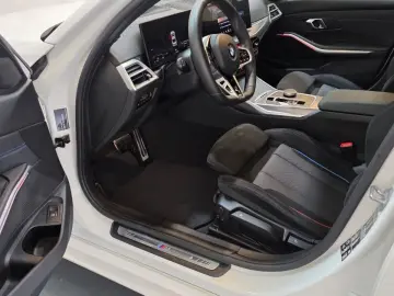 BMW 320 Baureihe 3 Lim. 320 d xDrive M Sport Kam.360