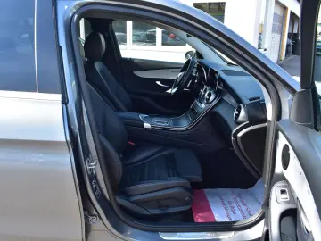 MERCEDES-BENZ GLC 300de 4Matic AMG Line LED Navi Dis…