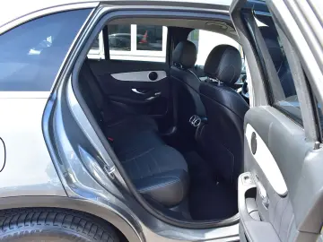 MERCEDES-BENZ GLC 300de 4Matic AMG Line LED Navi Dis…