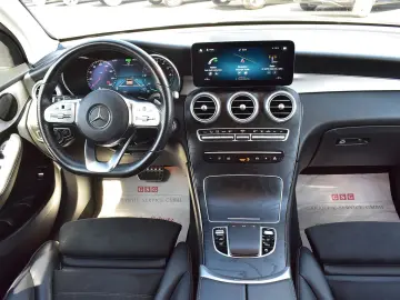 MERCEDES-BENZ GLC 300de 4Matic AMG Line LED Navi Dis…
