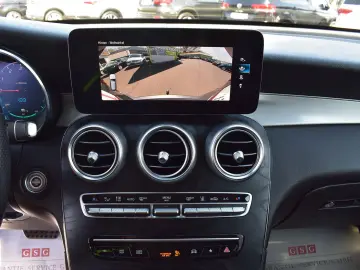 MERCEDES-BENZ GLC 300de 4Matic AMG Line LED Navi Dis…