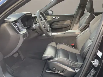 VOLVO XC60 B5 AWD Ultra Black Edition AHK 360  NAVI