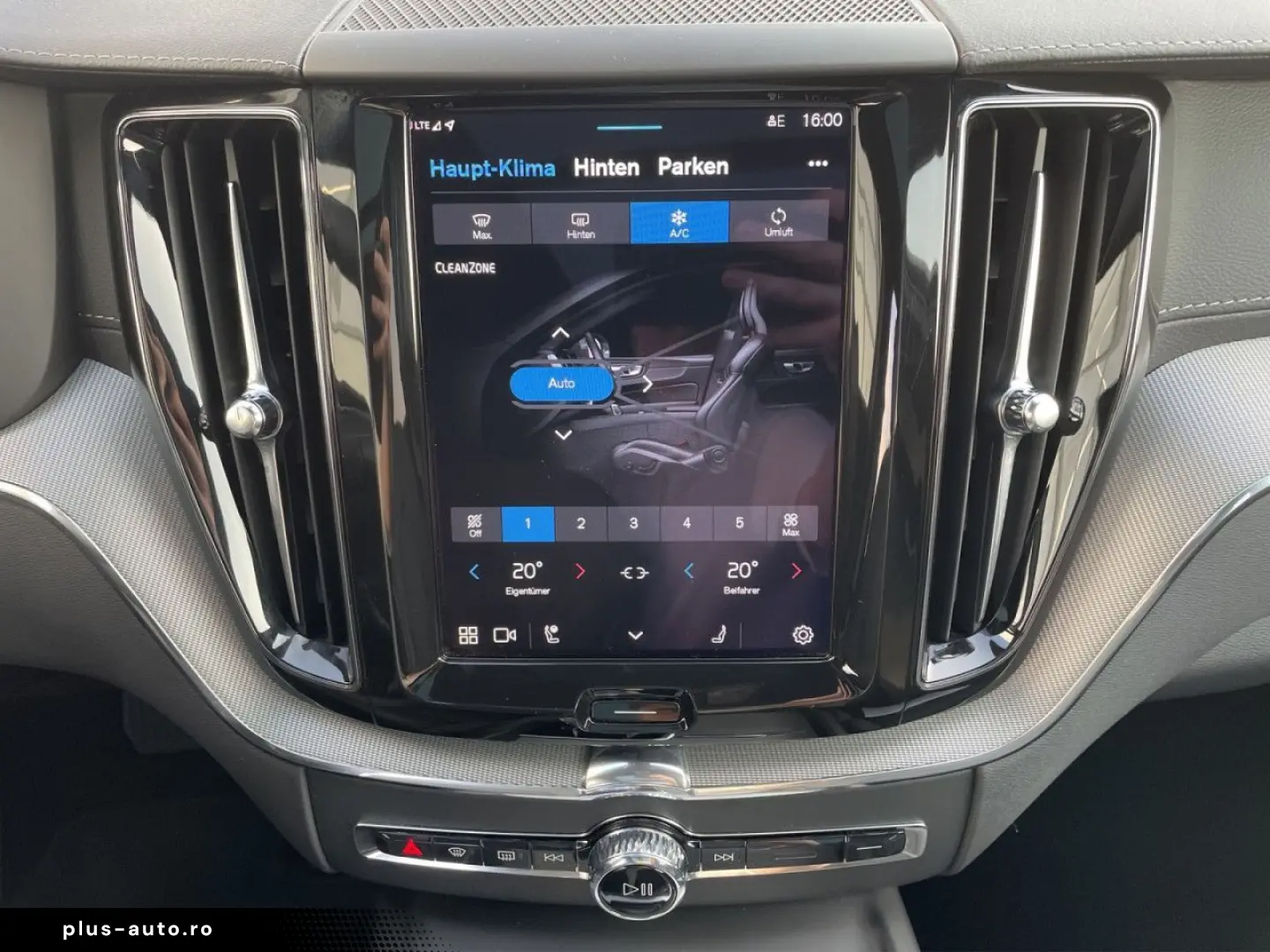 VOLVO XC60 B5 AWD Ultra Black Edition AHK 360  NAVI