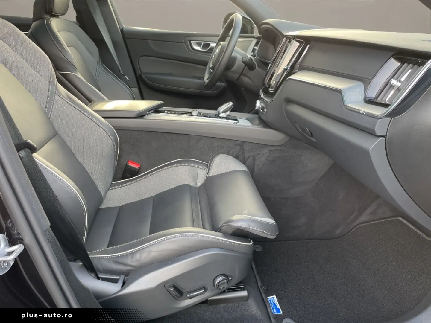 VOLVO XC60 B5 AWD Ultra Black Edition AHK 360  NAVI