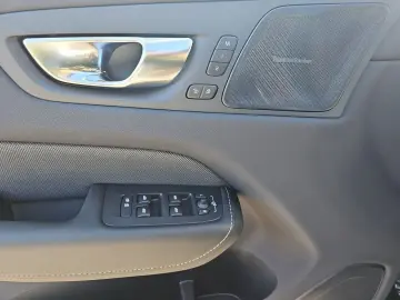 VOLVO XC60 Black Edition Plus T8 AWD 360  HARMAN