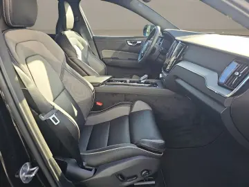 VOLVO XC60 Black Edition Plus T8 AWD 360  HARMAN
