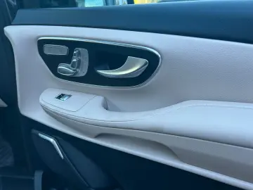 MERCEDES-BENZ V 300 d 4MATIC EXCLUSIVE lang STHZ NEU…