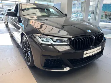 BMW M550 i xDrive Pano Head-Up AHK