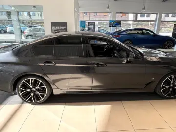 BMW M550 i xDrive Pano Head-Up AHK