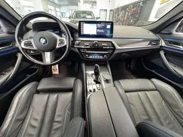 BMW M550 i xDrive Pano Head-Up AHK