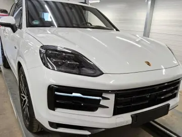 PORSCHE Cayenne E-Hybrid Luft Panorama MASSAGE BOSE HuD