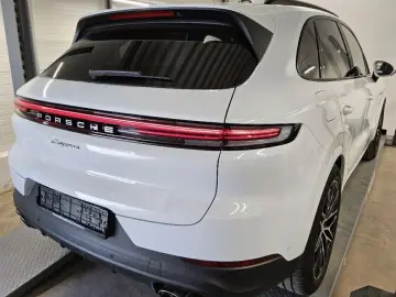 PORSCHE Cayenne E-Hybrid Luft Panorama MASSAGE BOSE HuD