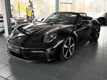PORSCHE 992 Carrera 4S Cabrio Sportabgas Allradlenkung D
