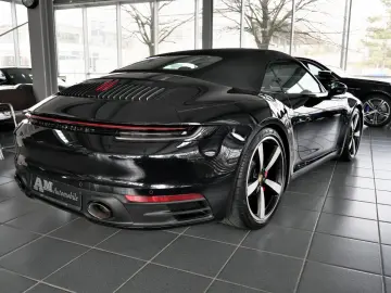 PORSCHE 992 Carrera 4S Cabrio Sportabgas Allradlenkung D