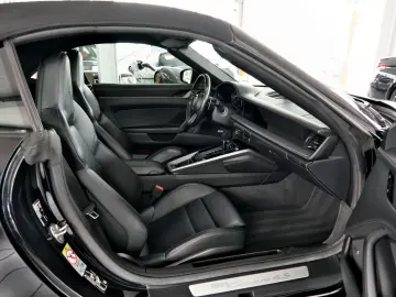 PORSCHE 992 Carrera 4S Cabrio Sportabgas Allradlenkung D