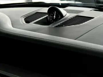 PORSCHE 992 Carrera 4S Cabrio Sportabgas Allradlenkung D