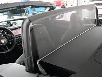 PORSCHE 992 Carrera 4S Cabrio Sportabgas Allradlenkung D