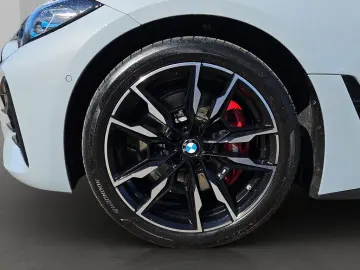 BMW M440i xDrive Lim. LASER NAVI 360  PDC 19  H K