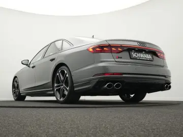 AUDI S8 TFSI quattro  MATRIX PANO AHK B&O StdHz