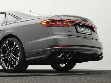AUDI S8 TFSI quattro  MATRIX PANO AHK B&O StdHz