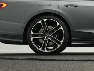 AUDI S8 TFSI quattro  MATRIX PANO AHK B&O StdHz