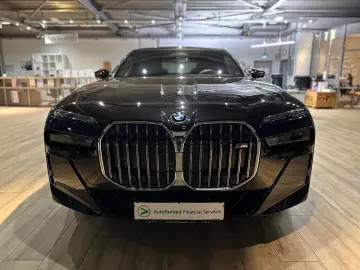 BMW i7 xDrive M70 NP. 235.799€ TV SWAROWSKI KASCHMIR