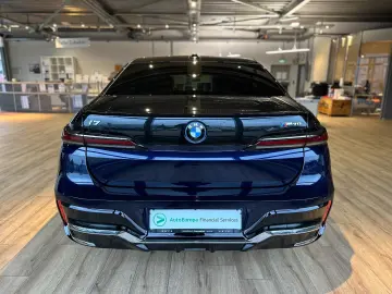 BMW i7 xDrive M70 NP. 235.799€ TV SWAROWSKI KASCHMIR