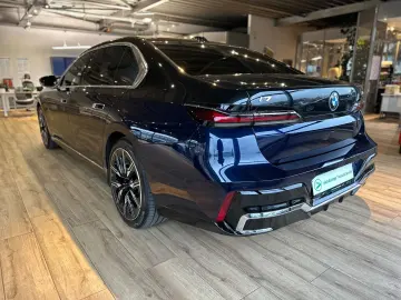 BMW i7 xDrive M70 NP. 235.799€ TV SWAROWSKI KASCHMIR