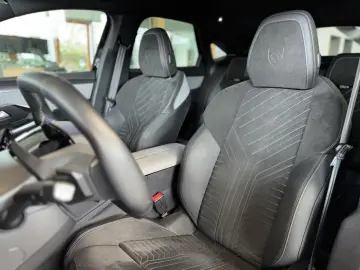 PEUGEOT 3008 Hybrid 145 GT  ACC  360  Memory  Massage!