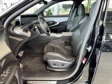 PEUGEOT 3008 Hybrid 145 GT  ACC  360  Memory  Massage!