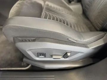 PEUGEOT 3008 Hybrid 145 GT  ACC  360  Memory  Massage!