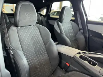 PEUGEOT 3008 Hybrid 145 GT  ACC  360  Memory  Massage!