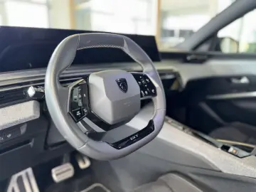 PEUGEOT 3008 Hybrid 145 GT  ACC  360  Memory  Massage!