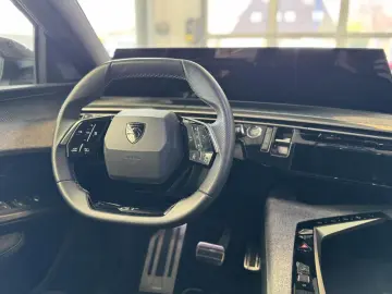 PEUGEOT 3008 Hybrid 145 GT  ACC  360  Memory  Massage!