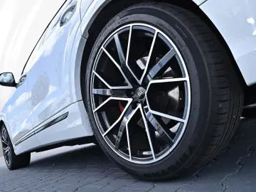 AUDI Q8 50 TDI S line Competition   Matrix Pano Assis