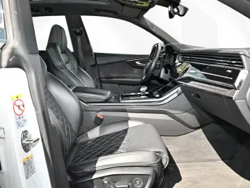 AUDI Q8 50 TDI S line Competition   Matrix Pano Assis