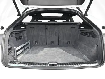 AUDI Q8 50 TDI S line Competition   Matrix Pano Assis