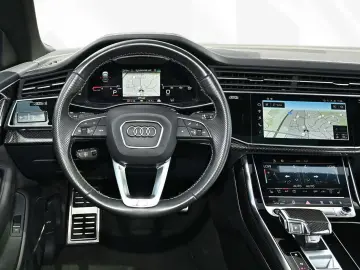 AUDI Q8 50 TDI S line Competition   Matrix Pano Assis